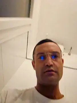 Snapshot of enricso chatting on February 3, 5:07 pm enricso online show from February 3, 5:07 pm