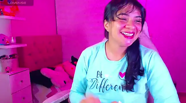 Vannessa  Shy online show from December 6, 2:57 am