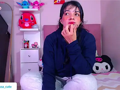 Vannessa  Shy online show from December 13, 9:09 pm