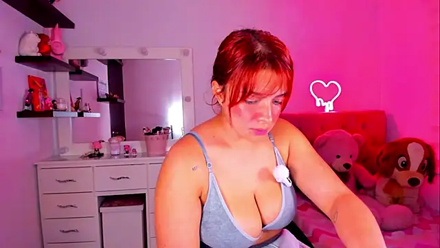 Vannessa  Shy online show from June 13, 1:25 am