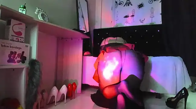 emely garcia online show from December 26, 8:11 pm