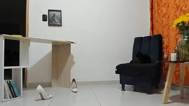 emely garcia online show from November 28, 11:40 pm