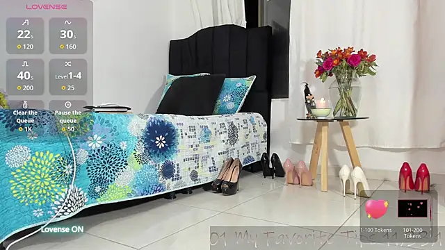 Snapshot of emely_garcia chatting on July 22, 1:19 am emely garcia online show from July 22, 1:19 am