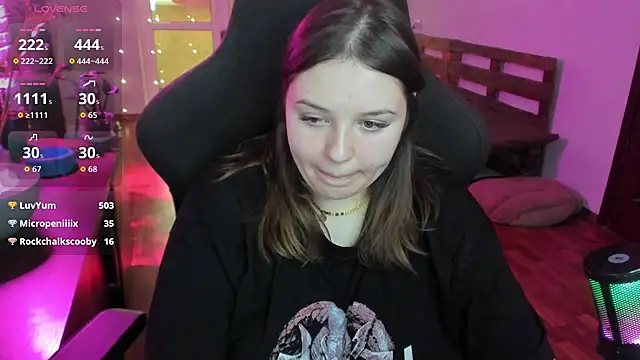 Snapshot of XNirvanaX chatting on February 15, 7:51 am XNirvanaX online show from February 15, 7:51 am