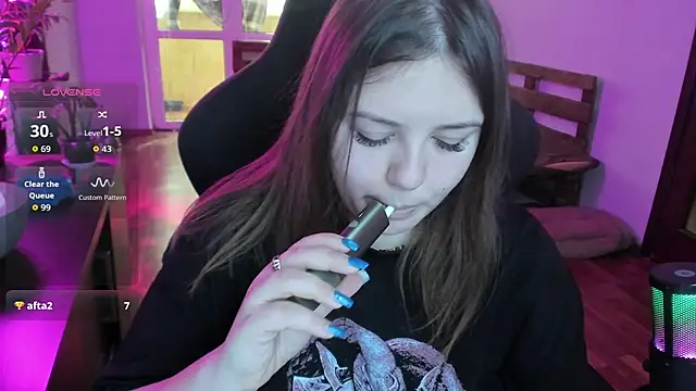 Snapshot of XNirvanaX chatting on March 2, 5:08 am XNirvanaX online show from March 2, 5:08 am