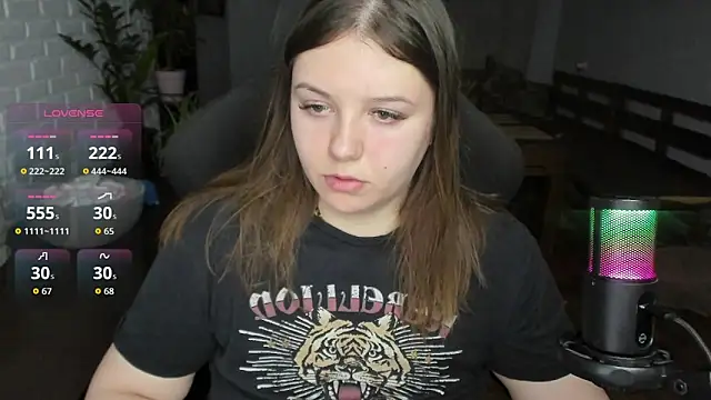 Snapshot of XNirvanaX chatting on March 27, 3:34 am XNirvanaX online show from March 27, 3:34 am