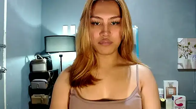 Snapshot of luxxy_grand chatting on January 21, 11:46 am luxxy grand online show from January 21, 11:46 am