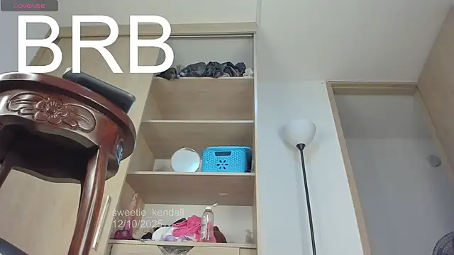 Snapshot of Sweetie_Kendall chatting on October 13, 12:32 am Sweetie Kendall online show from October 13, 12:32 am