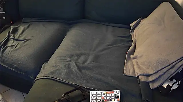 Snapshot of Cesaresweet chatting on November 20, 11:48 pm Cesaresweet online show from November 20, 11:48 pm