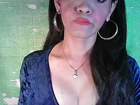 Snapshot of Rosebaumgardner1234 chatting on February 18, 3:54 pm Rosebaumgardner1234 online show from February 18, 3:54 pm