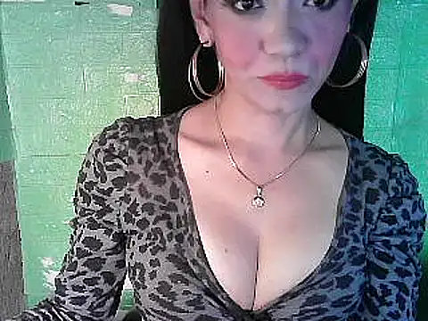 Snapshot of Rosebaumgardner1234 chatting on February 20, 8:58 pm Rosebaumgardner1234 online show from February 20, 8:58 pm