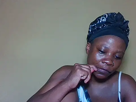 Sweetbaby004 online show from June 9, 10:43 pm