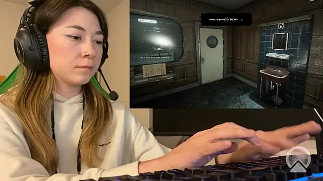 chibi moon  online show from March 15, 8:04 pm