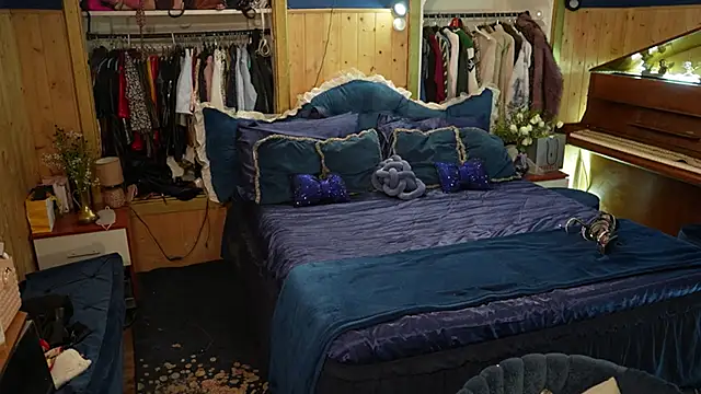 VanessaDoyle online show from October 26, 11:49 am