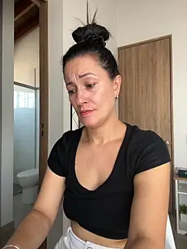 Verito hot online show from October 2, 9:00 pm