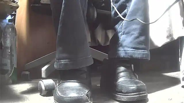 nonnomaturobisex online show from February 25, 5:58 pm