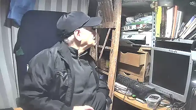 nonnomaturobisex online show from March 3, 9:00 am