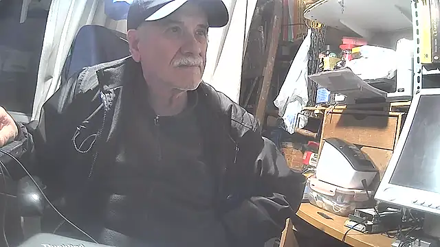 nonnomaturobisex online show from March 10, 5:18 pm