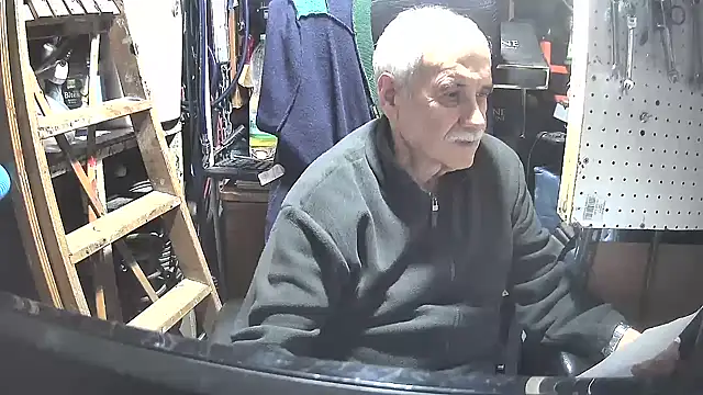 nonnomaturobisex online show from March 18, 7:30 am