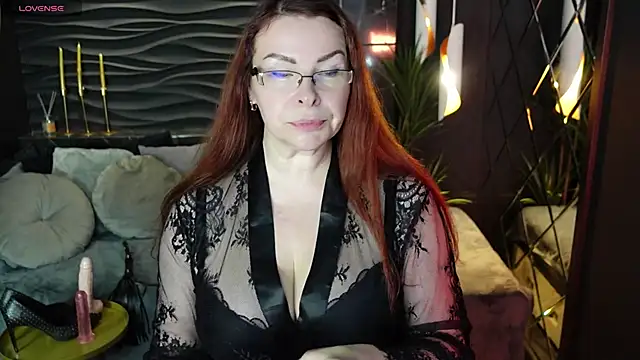 MrsIngrid online show from October 7, 7:49 am