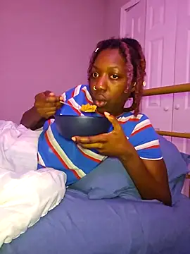 Snapshot of oliviaprettypussy chatting on March 27, 7:47 am oliviaprettypussy online show from March 27, 7:47 am