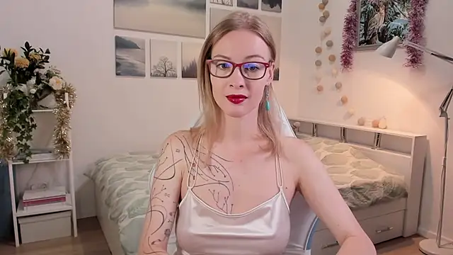 MissRightX online show from November 11, 9:09 am