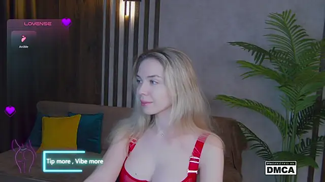 Snapshot of Holl1Would chatting on January 27, 7:13 pm Holl1Would online show from January 27, 7:13 pm