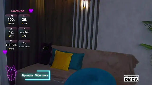 Snapshot of Holl1Would chatting on March 16, 8:11 pm Holl1Would online show from March 16, 8:11 pm