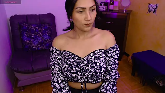 Snapshot of leah-666 chatting on January 26, 1:36 pm leah-666 online show from January 26, 1:36 pm