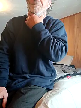 Snapshot of OralDesires2 chatting on February 21, 1:45 pm OralDesires2 online show from February 21, 1:45 pm