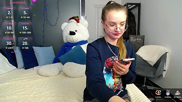 KateJonson online show from December 15, 11:34 am