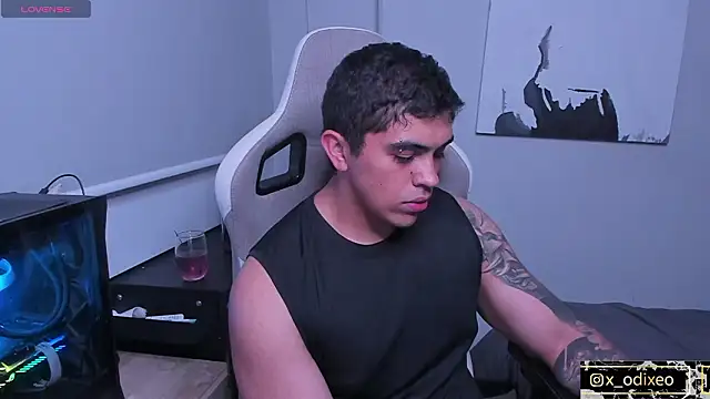 Snapshot of x-odixeo chatting on January 19, 1:09 am x-odixeo online show from January 19, 1:09 am