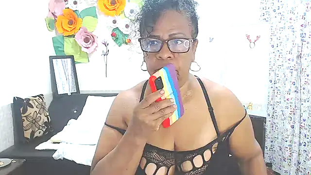 Yayis-hot-sexyw online show from February 23, 6:56 pm