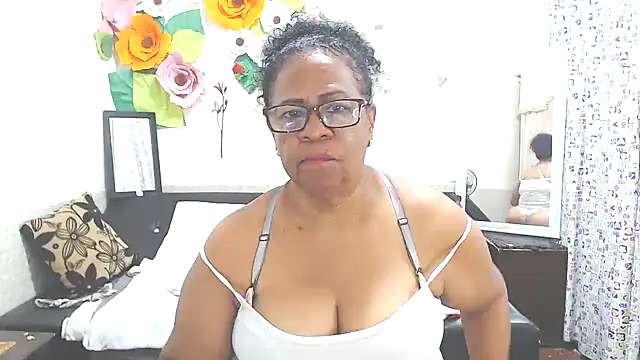 Yayis-hot-sexyw online show from March 4, 11:11 pm