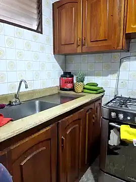 S Mia online show from February 5, 4:03 pm