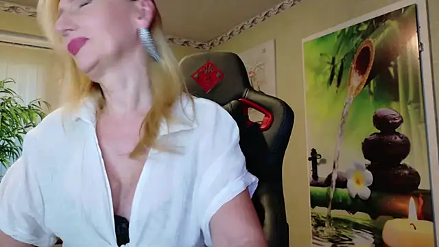 HotLana69 online show from July 4, 6:58 pm