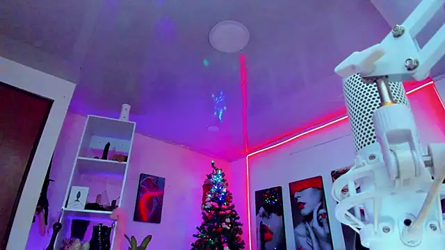 kayilyn online show from December 24, 3:26 pm