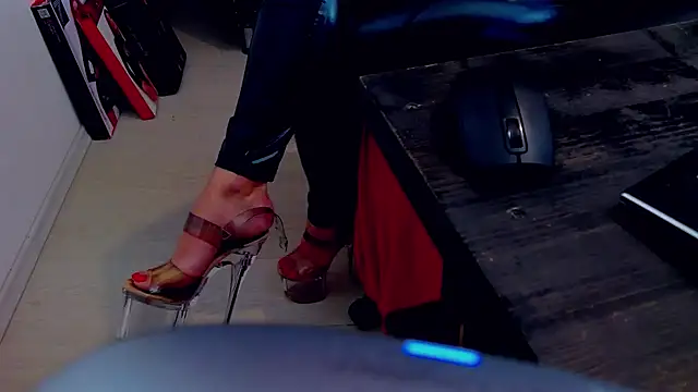 DommeBellatrix online show from January 4, 9:43 am