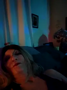 Snapshot of Vonniecd chatting on March 7, 2:57 am Vonniecd online show from March 7, 2:57 am