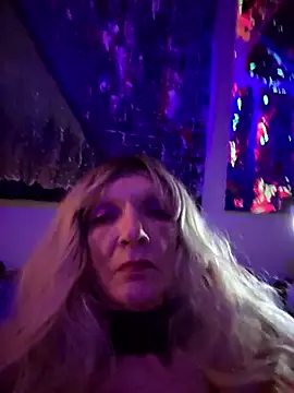 Snapshot of Vonniecd chatting on March 1, 11:18 pm Vonniecd online show from March 1, 11:18 pm