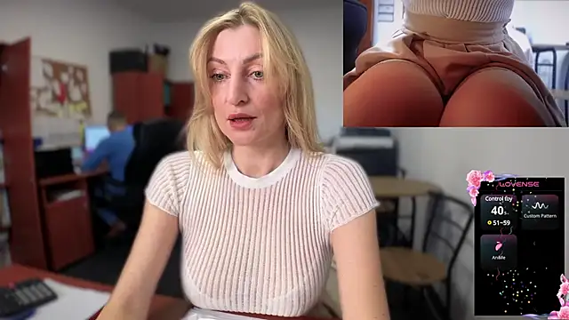 Snapshot of legsLONG chatting on January 3, 7:49 am legsLONG online show from January 3, 7:49 am