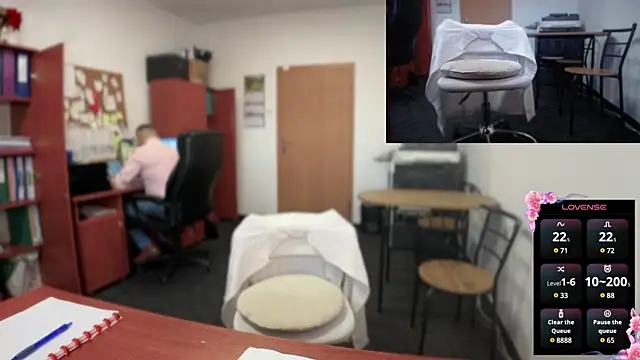 Snapshot of legsLONG chatting on January 28, 7:32 am legsLONG online show from January 28, 7:32 am