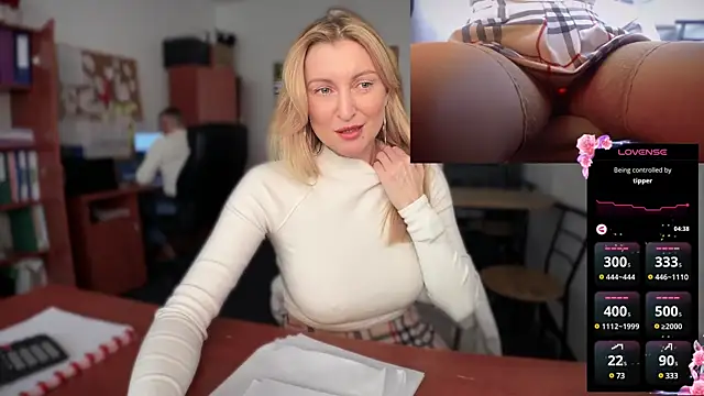 Snapshot of legsLONG chatting on February 10, 1:44 pm legsLONG online show from February 10, 1:44 pm