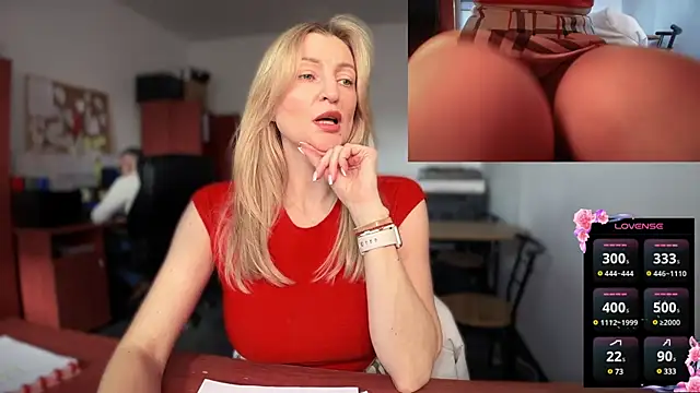 Snapshot of legsLONG chatting on February 15, 10:55 am legsLONG online show from February 15, 10:55 am