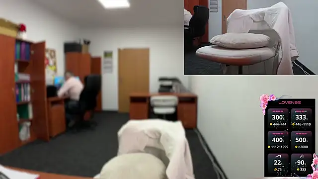 Snapshot of legsLONG chatting on February 21, 5:13 am legsLONG online show from February 21, 5:13 am