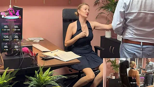 Snapshot of legsLONG chatting on September 19, 3:52 am legsLONG online show from September 19, 3:52 am