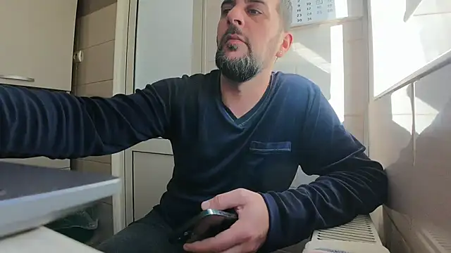 Snapshot of TigerOne19 chatting on January 15, 9:56 am TigerOne19 online show from January 15, 9:56 am