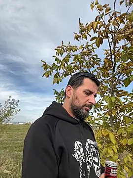 Snapshot of TigerOne19 chatting on October 30, 10:49 am TigerOne19 online show from October 30, 10:49 am