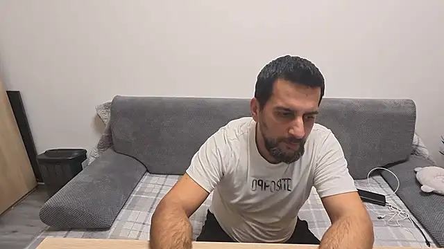 Snapshot of TigerOne19 chatting on November 17, 7:08 pm TigerOne19 online show from November 17, 7:08 pm