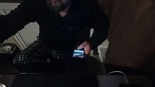 Snapshot of TigerOne19 chatting on November 29, 8:45 pm TigerOne19 online show from November 29, 8:45 pm